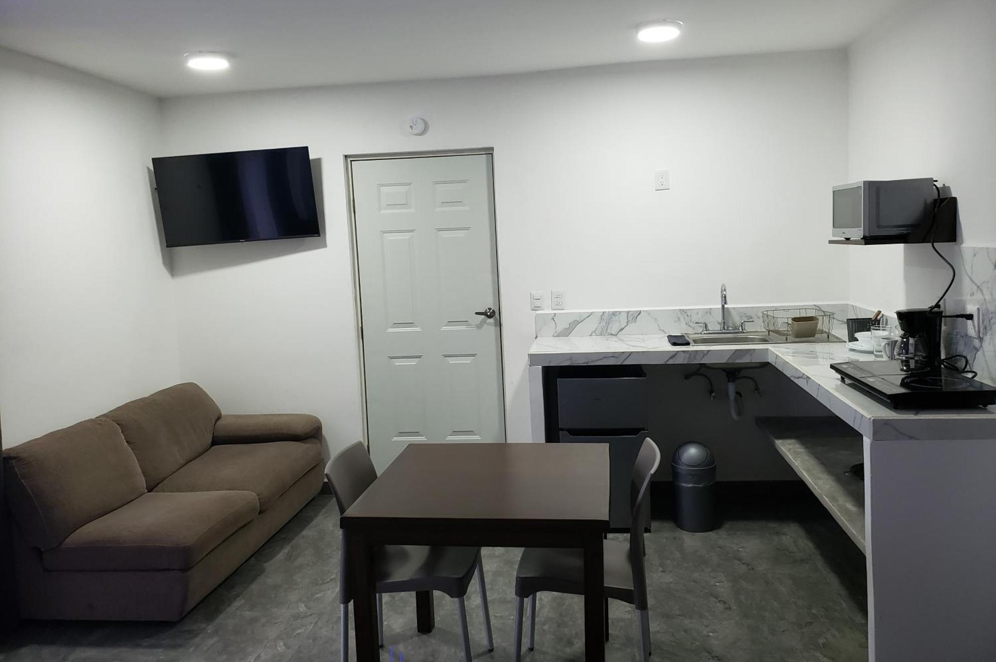 Casa Aura - King Suite With Kitchen And Balcony - 1St Floor Isla Mujeres Εξωτερικό φωτογραφία